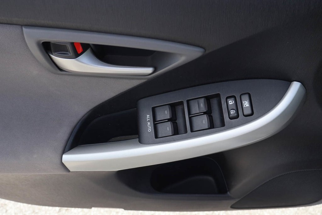 Toyota Prius HYBRIDE + BAS KILO + T/A 2013 à Terrebonne, Québec - 22 - w1024h768px