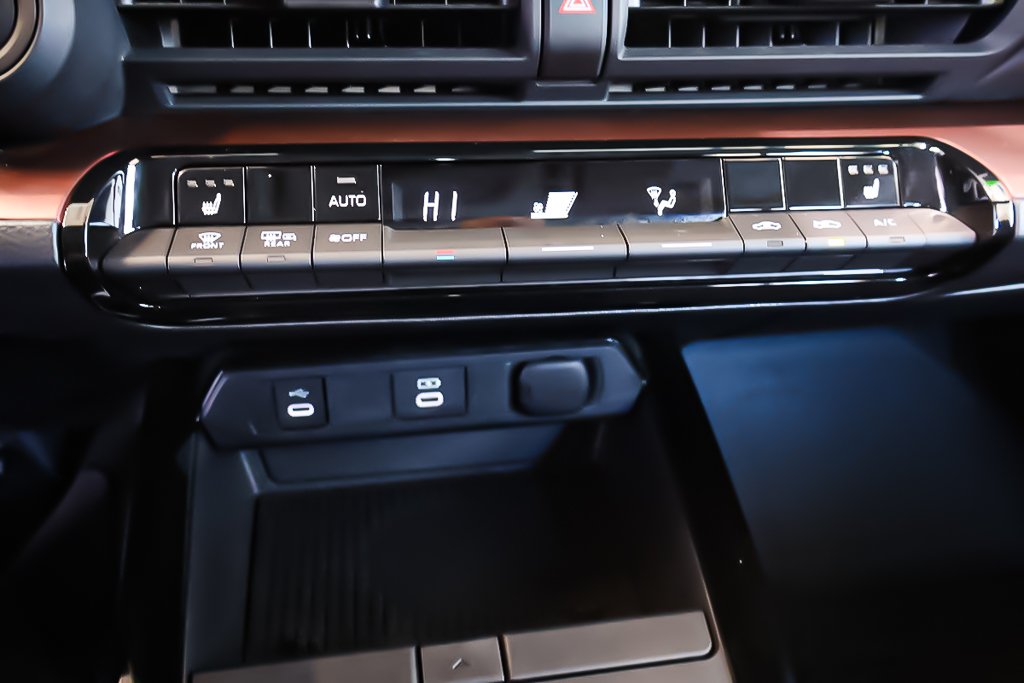 Toyota Prius PRIME SE + HYBRIDE + CARPLAY 2024 à Terrebonne, Québec - 22 - w1024h768px