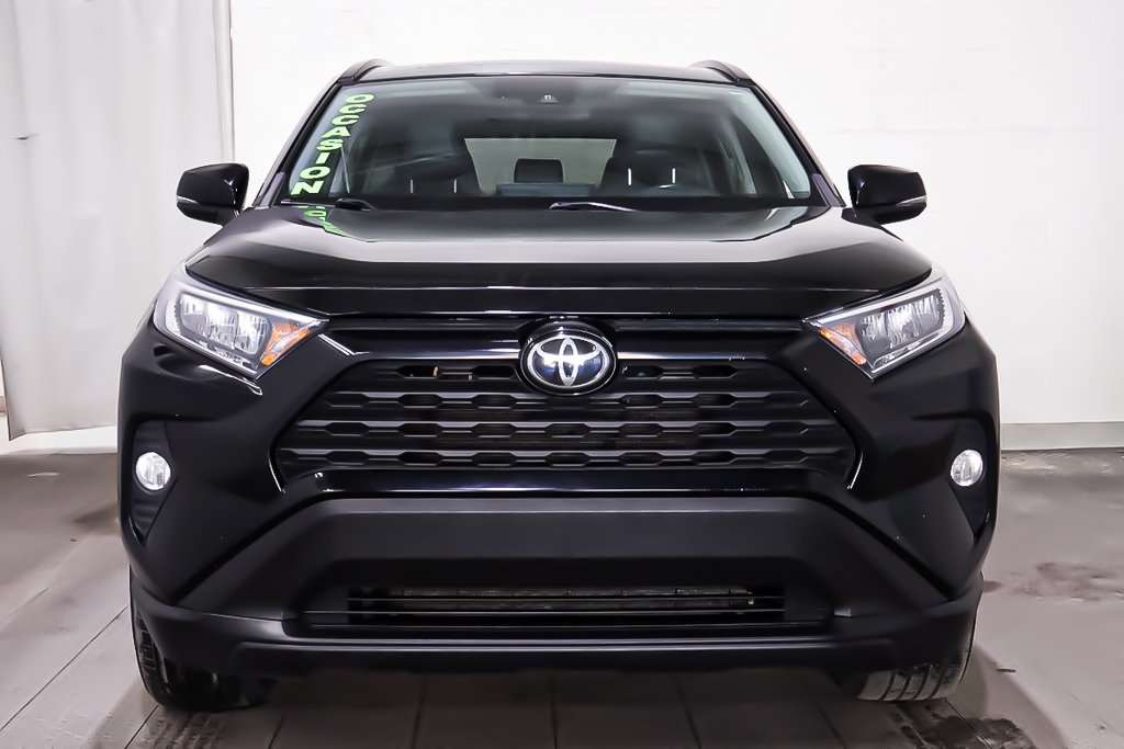 2020 Toyota RAV4 XLE + AWD + TOIT OUVRANT in Terrebonne, Quebec - 2 - w1024h768px
