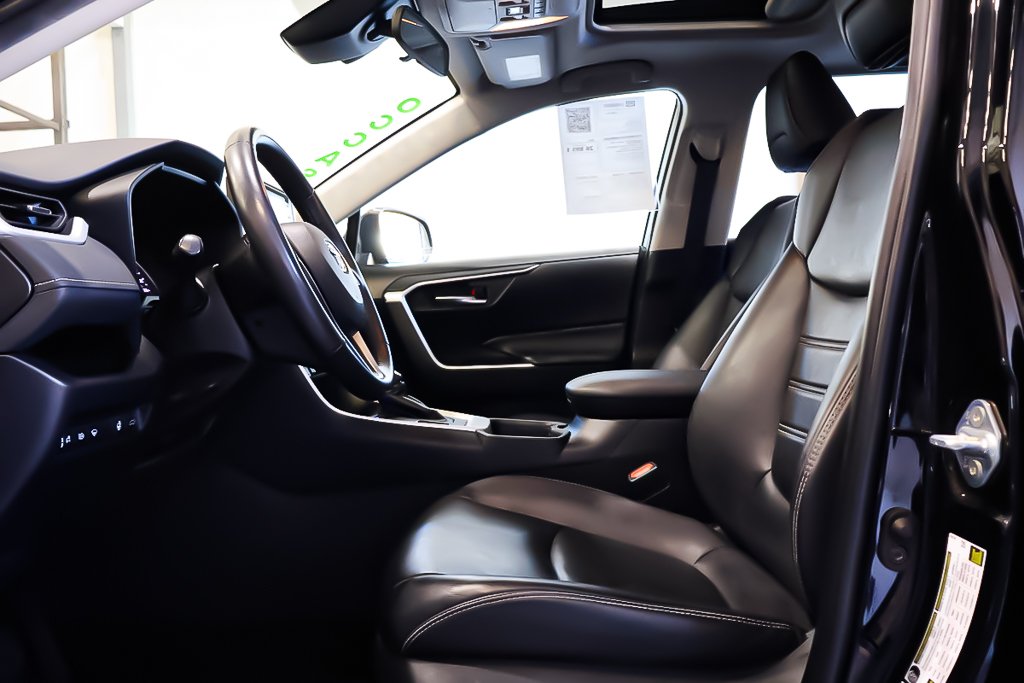 2020 Toyota RAV4 XLE + AWD + TOIT OUVRANT in Terrebonne, Quebec - 10 - w1024h768px