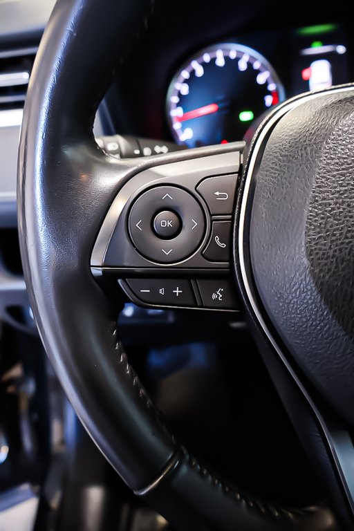 2020 Toyota RAV4 XLE + AWD + TOIT OUVRANT in Terrebonne, Quebec - 17 - w1024h768px