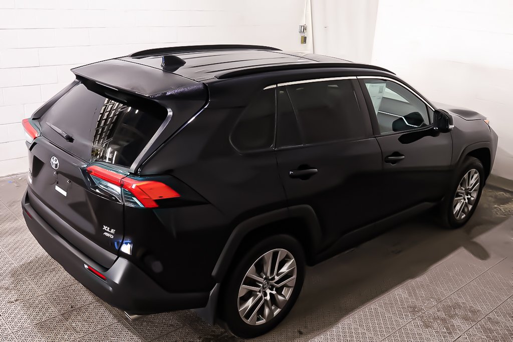 2020 Toyota RAV4 XLE + AWD + TOIT OUVRANT in Terrebonne, Quebec - 7 - w1024h768px