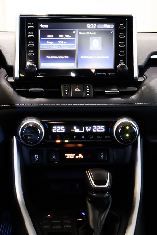 2020 Toyota RAV4 XLE + AWD + TOIT OUVRANT in Terrebonne, Quebec - 21 - w1024h768px