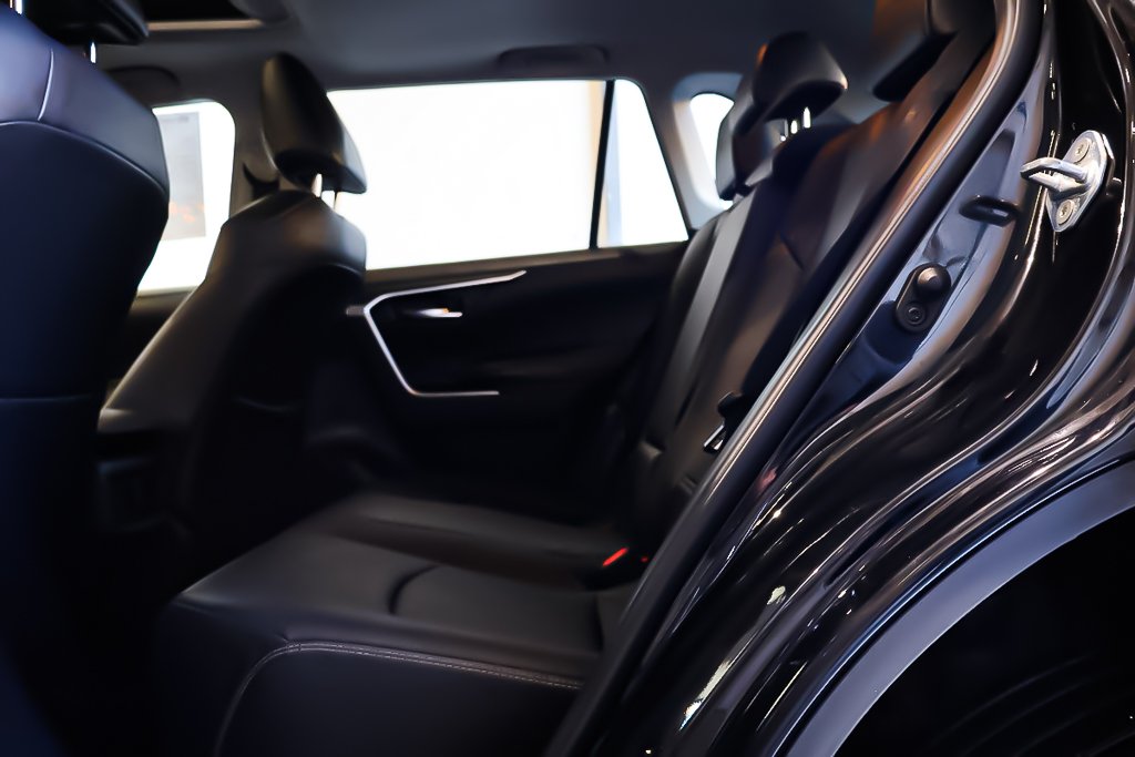2020 Toyota RAV4 XLE + AWD + TOIT OUVRANT in Terrebonne, Quebec - 29 - w1024h768px