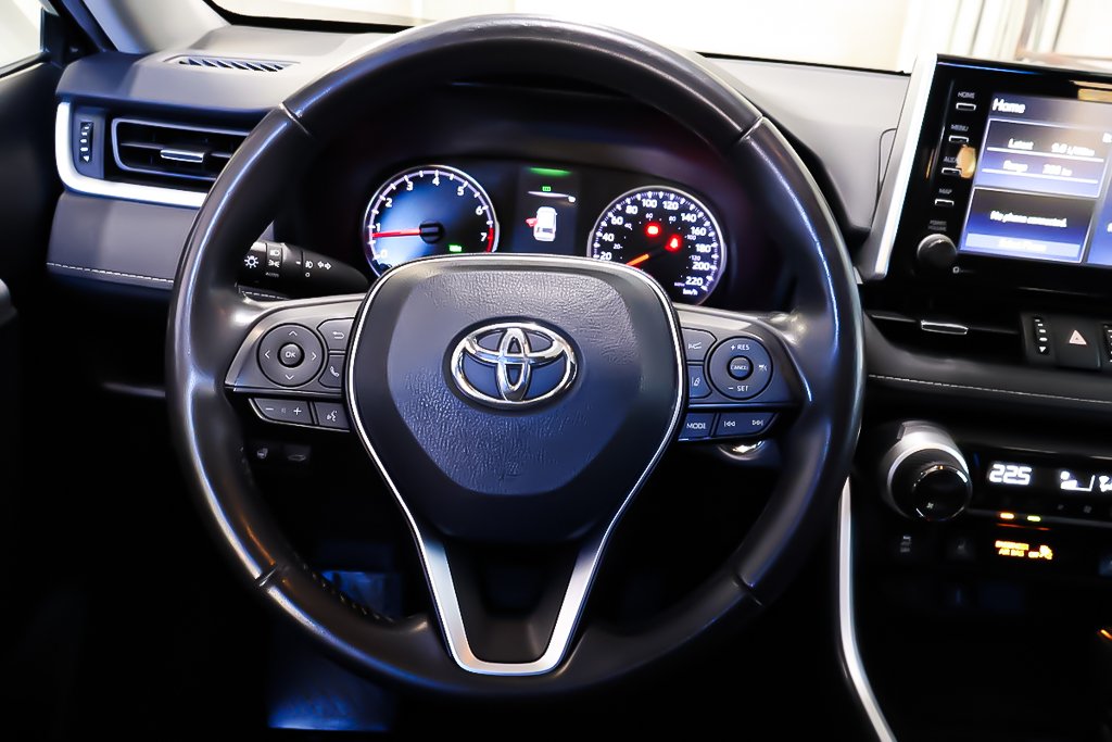 2020 Toyota RAV4 XLE + AWD + TOIT OUVRANT in Terrebonne, Quebec - 15 - w1024h768px
