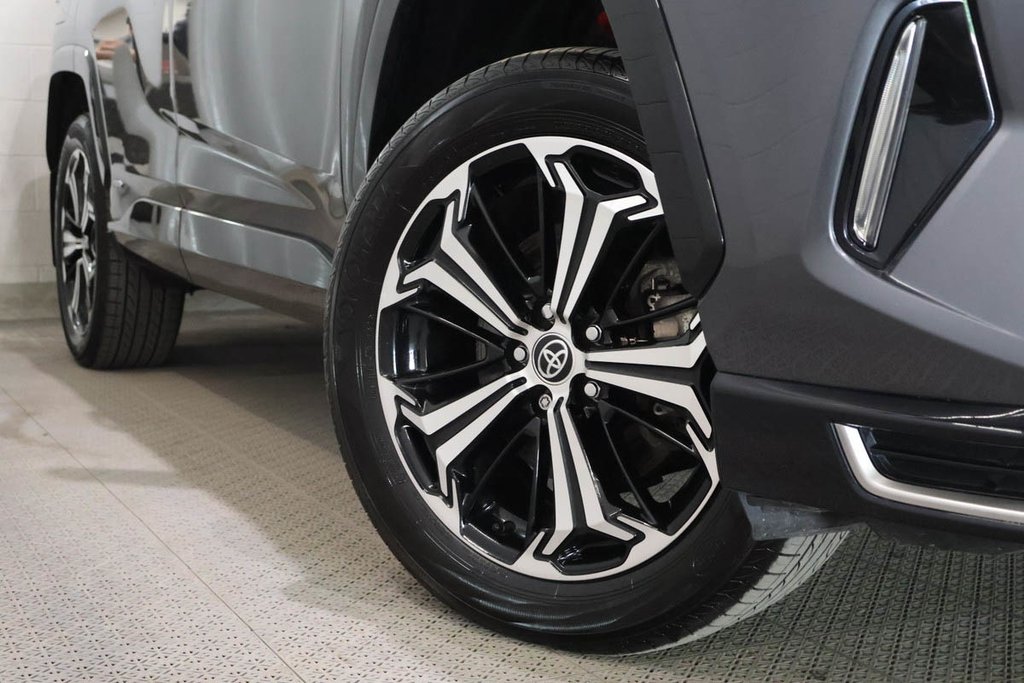 2023 Toyota RAV4 PRIME XSE + HYBRIDE + AWD + TOIT OUVRANT in Terrebonne, Quebec - 9 - w1024h768px
