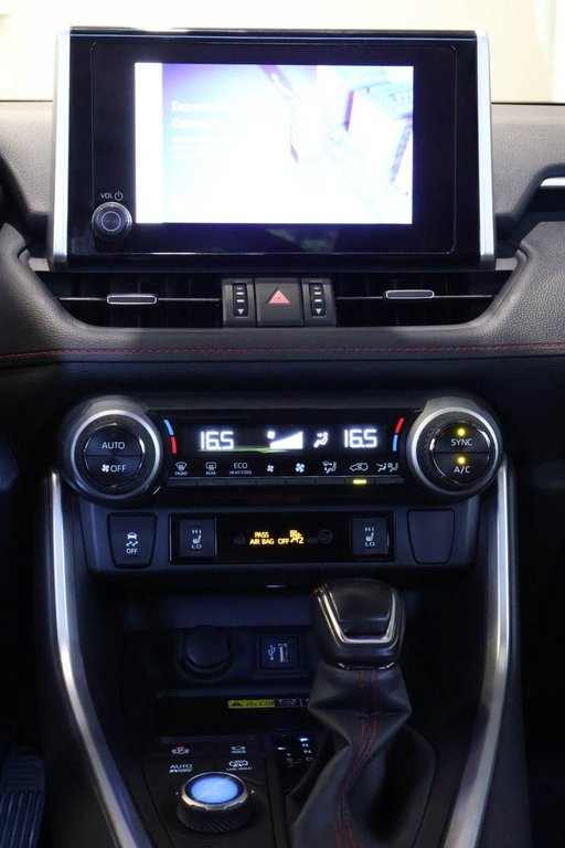 2023 Toyota RAV4 PRIME XSE + HYBRIDE + AWD + TOIT OUVRANT in Terrebonne, Quebec - 21 - w1024h768px