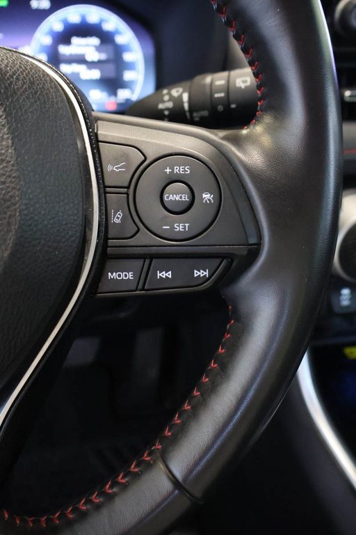 2023 Toyota RAV4 PRIME XSE + HYBRIDE + AWD + TOIT OUVRANT in Terrebonne, Quebec - 18 - w1024h768px