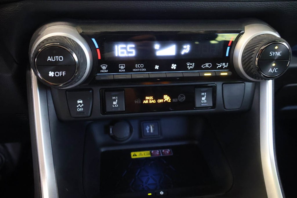 2023 Toyota RAV4 PRIME XSE + HYBRIDE + AWD + TOIT OUVRANT in Terrebonne, Quebec - 23 - w1024h768px