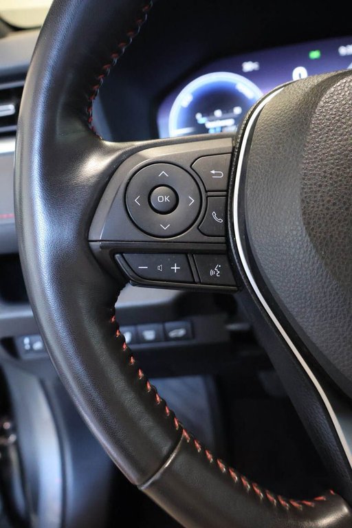 2023 Toyota RAV4 PRIME XSE + HYBRIDE + AWD + TOIT OUVRANT in Terrebonne, Quebec - 17 - w1024h768px