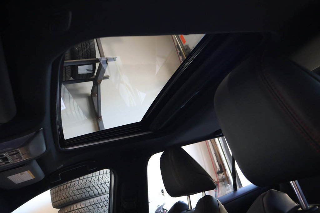 2023 Toyota RAV4 PRIME XSE + HYBRIDE + AWD + TOIT OUVRANT in Terrebonne, Quebec - 11 - w1024h768px