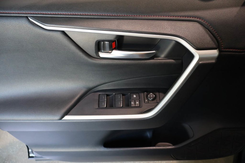 2023 Toyota RAV4 PRIME XSE + HYBRIDE + AWD + TOIT OUVRANT in Terrebonne, Quebec - 27 - w1024h768px