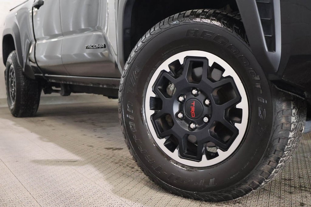 Toyota TACOMA 4X4 + DOUBLE CAB + ATTACHE-REMORQUE 2025 à Terrebonne, Québec - 9 - w1024h768px