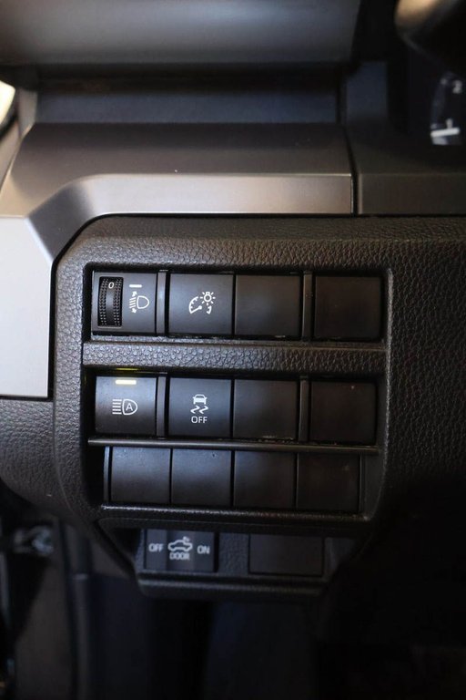 Toyota TACOMA 4X4 + DOUBLE CAB + ATTACHE-REMORQUE 2025 à Terrebonne, Québec - 25 - w1024h768px