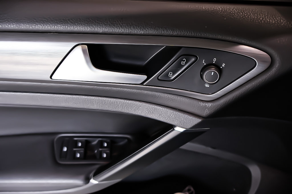 2018 Volkswagen Golf 1.8 TSI COMFORTLINE + AUTOMATIQUE in Terrebonne, Quebec - 25 - w1024h768px