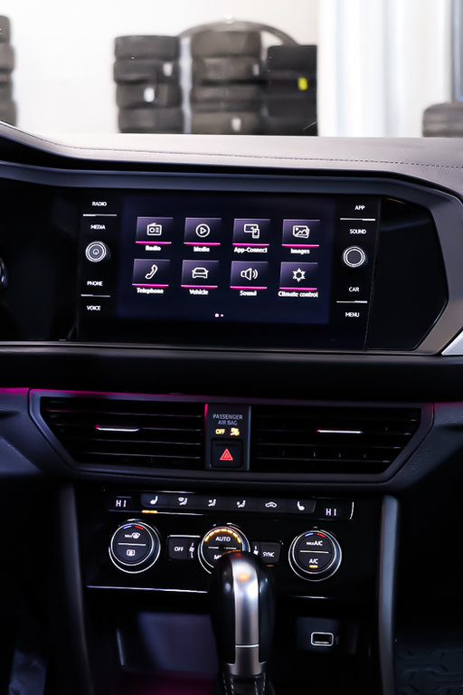 2019 Volkswagen Jetta HIGHLINE + TOIT OUVRANT + CUIR + CARPLAY in Terrebonne, Quebec - 21 - w1024h768px