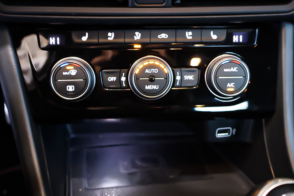 Volkswagen Jetta GLI +  MANUELLE + TOIT OUVRANT 2020 à Terrebonne, Québec - 25 - w1024h768px