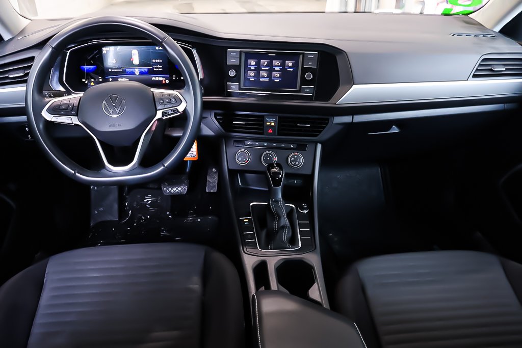 2023 Volkswagen Jetta TRENDLINE + FWD + AUTOMATIQUE in Terrebonne, Quebec - 13 - w1024h768px