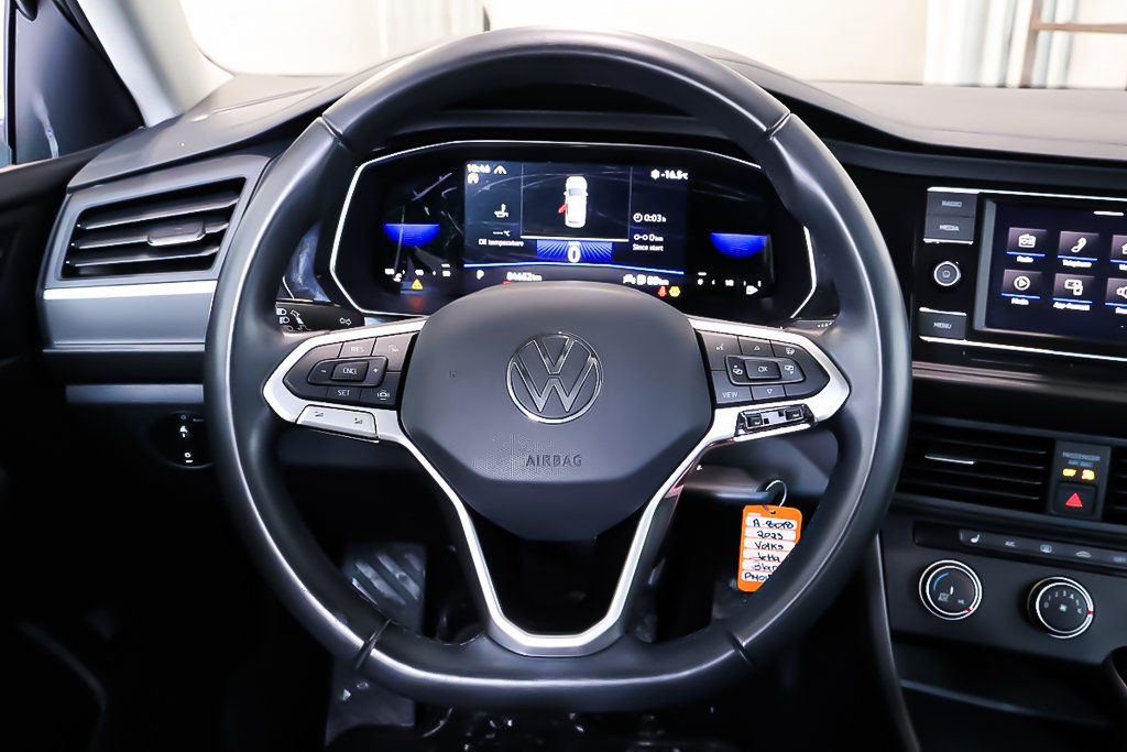 2023 Volkswagen Jetta TRENDLINE + FWD + AUTOMATIQUE in Terrebonne, Quebec - 14 - w1024h768px