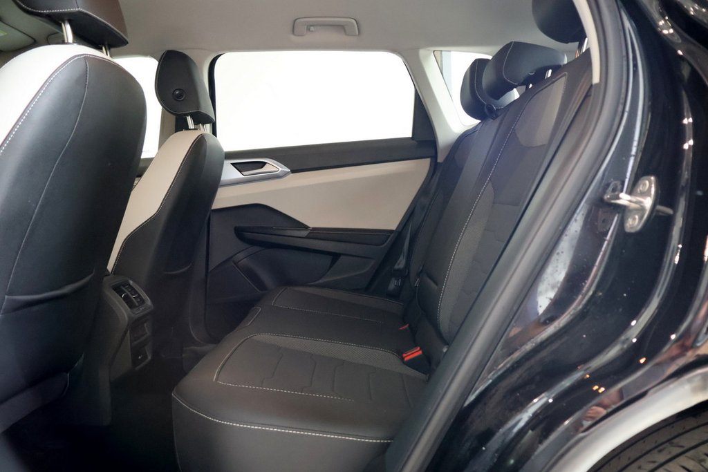 2025 Volkswagen TAOS COMFORTLINE + AWD + SIEGES ET VOLANT CHAUFFANTS in Terrebonne, Quebec - 23 - w1024h768px