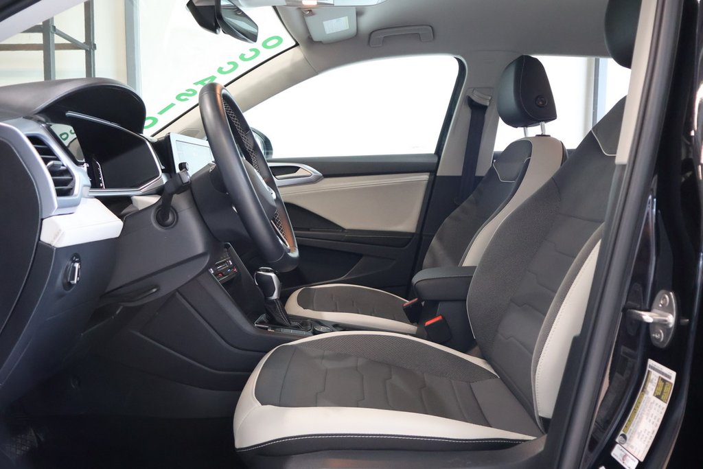 2025 Volkswagen TAOS COMFORTLINE + AWD + SIEGES ET VOLANT CHAUFFANTS in Terrebonne, Quebec - 6 - w1024h768px