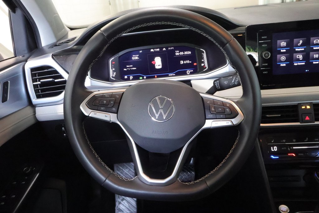 2025 Volkswagen TAOS COMFORTLINE + AWD + SIEGES ET VOLANT CHAUFFANTS in Terrebonne, Quebec - 10 - w1024h768px