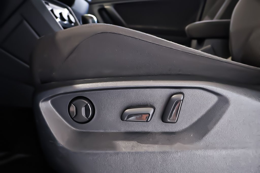 2021 Volkswagen Tiguan R-LINE + AWD + TOIT OUVRANT PANO in Terrebonne, Quebec - 13 - w1024h768px