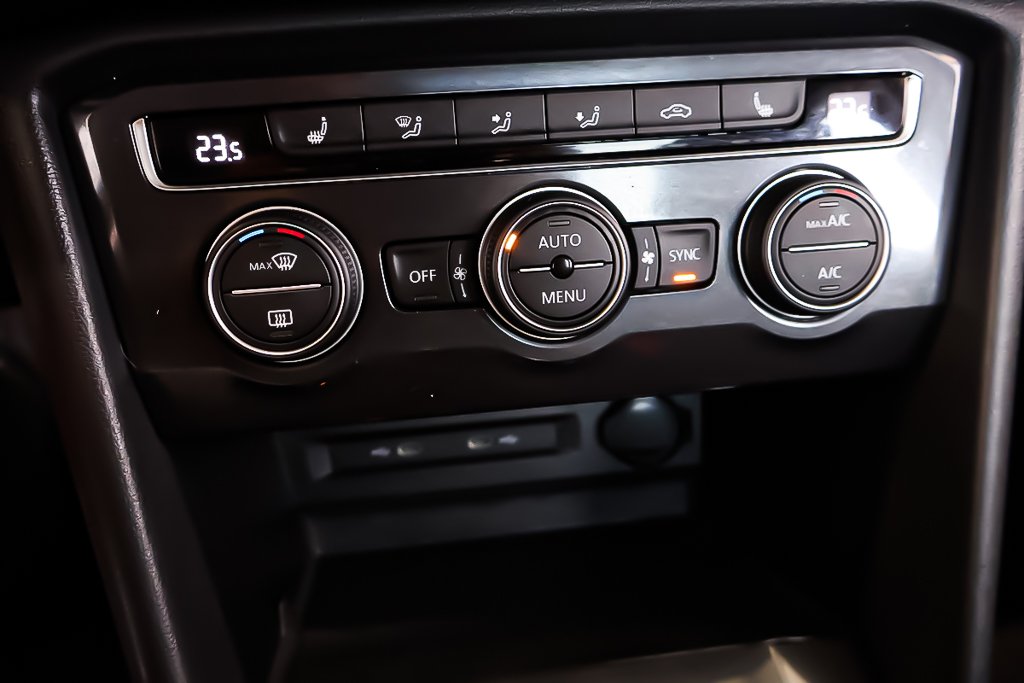 2021 Volkswagen Tiguan R-LINE + AWD + TOIT OUVRANT PANO in Terrebonne, Quebec - 25 - w1024h768px