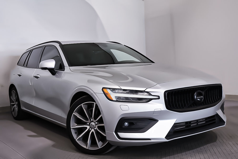 Volvo V60 MOMENTUM + AWD + TOIT OUVRANT PANO + CUIR 2019 à Terrebonne, Québec - 1 - w1024h768px