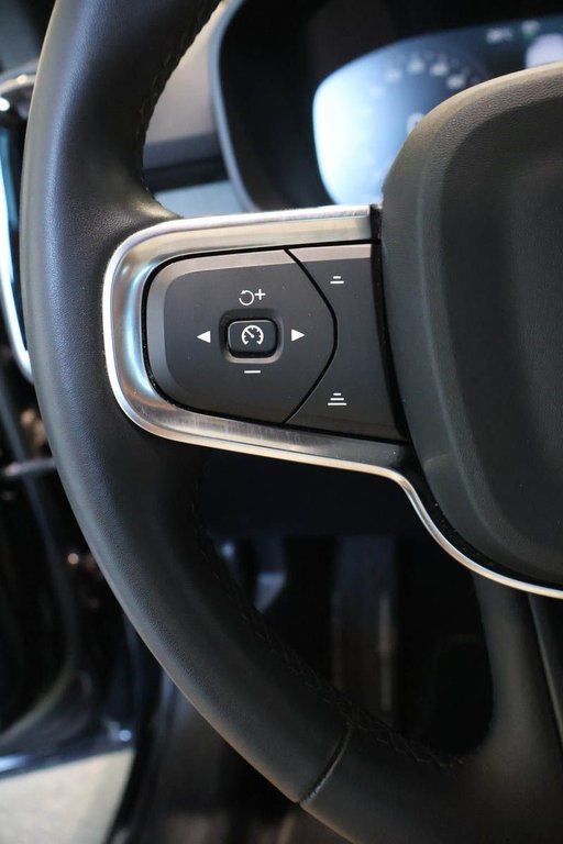 Volvo XC40 INSCRIPTION T5 + AWD + TOIT OUVRANT PANO 2022 à Terrebonne, Québec - 17 - w1024h768px