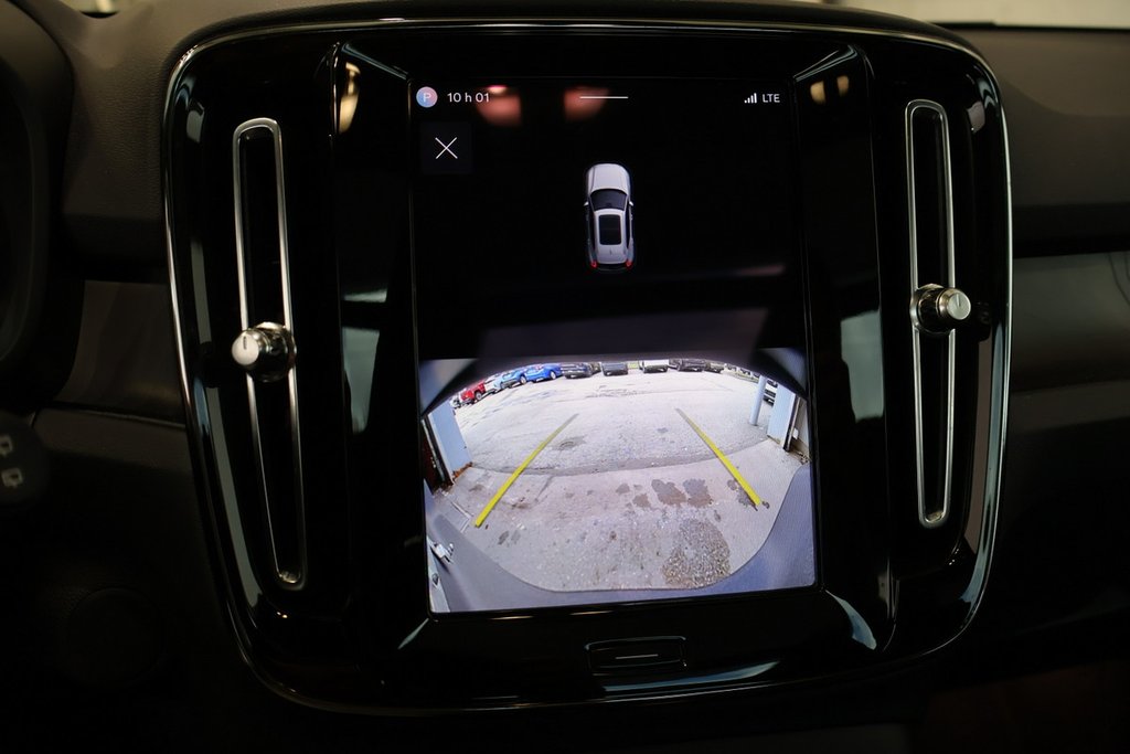 2023 Volvo XC40 RECHARGE PLUS PURE ELECTRIC + TWIN MOTOR in Terrebonne, Quebec - 15 - w1024h768px