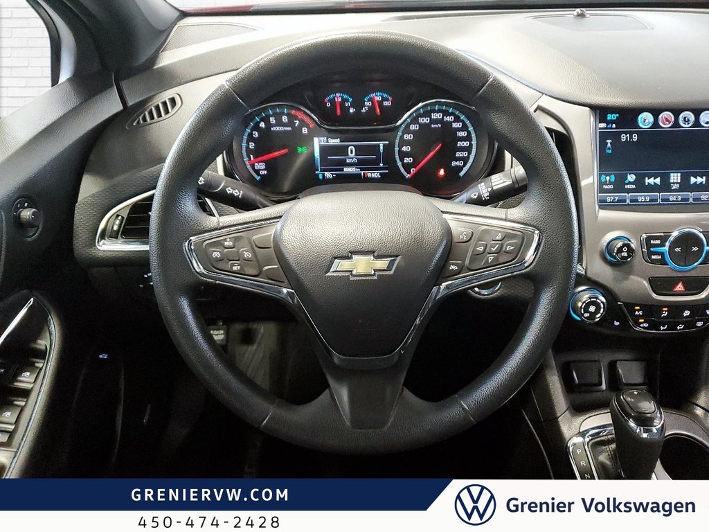 2018 Chevrolet cruze LT, RS, Toit, Audio Bose, Bluetooth in Terrebonne, Quebec - 9 - w1024h768px