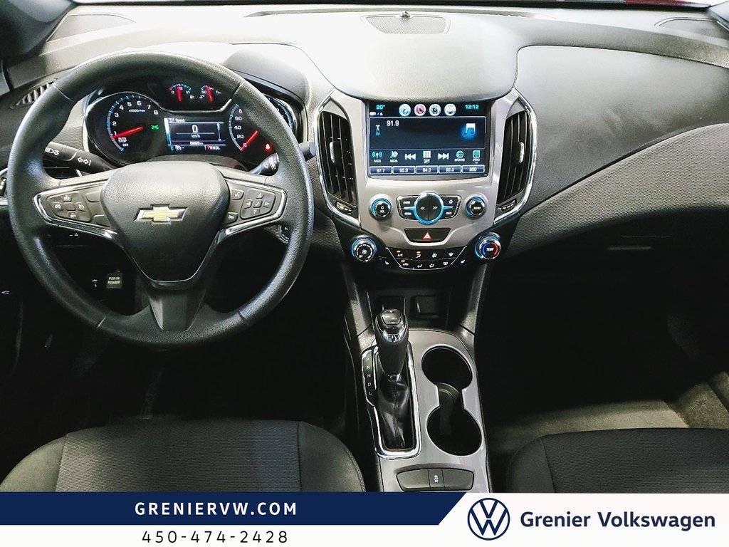 2018 Chevrolet cruze LT, RS, Toit, Audio Bose, Bluetooth in Terrebonne, Quebec - 10 - w1024h768px