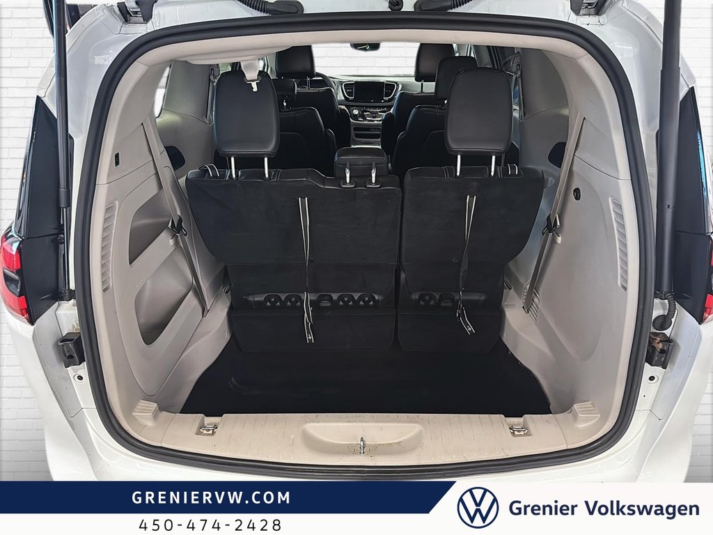 2023 Chrysler Pacifica Touring L, AWD, Cuir, Carplay, Siège Chauffant in Mascouche, Quebec - 10 - w1024h768px