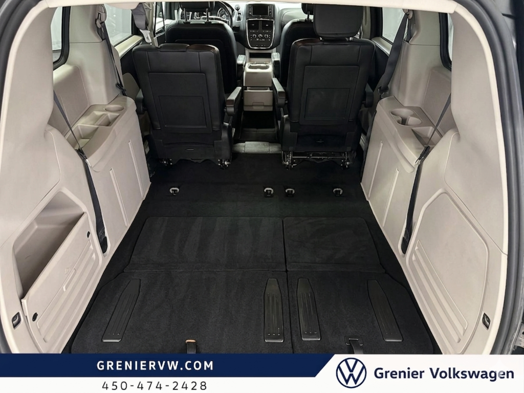 2019 Dodge Grand Caravan SXT Premium, DVD, Siege Chauffant, Stow 'N Go in Terrebonne, Quebec - 10 - w1024h768px