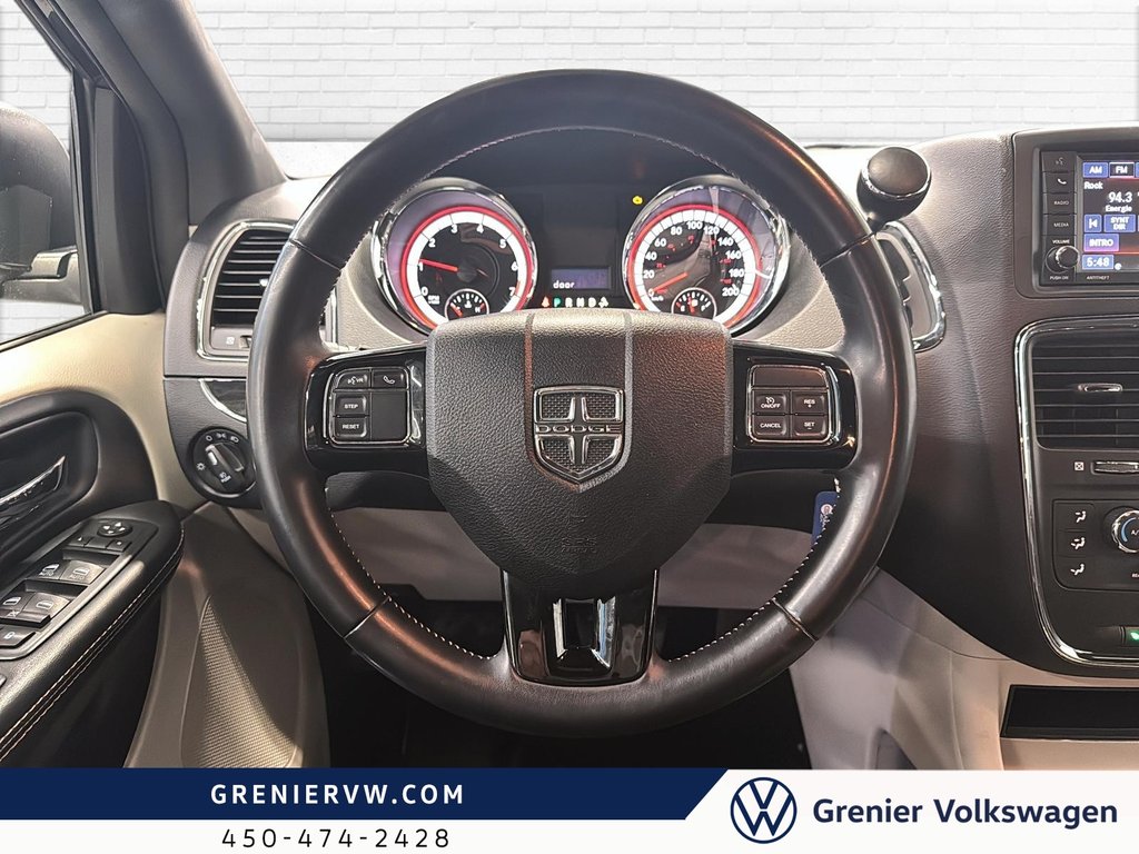 2019 Dodge Grand Caravan SXT Premium, DVD, Siege Chauffant, Stow 'N Go in Terrebonne, Quebec - 16 - w1024h768px