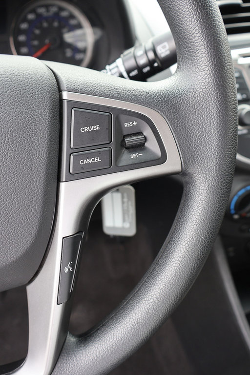 2016 Hyundai Accent GL, Bas kilo, 1 Proprio, Jamais accidenté in Terrebonne, Quebec - 17 - w1024h768px