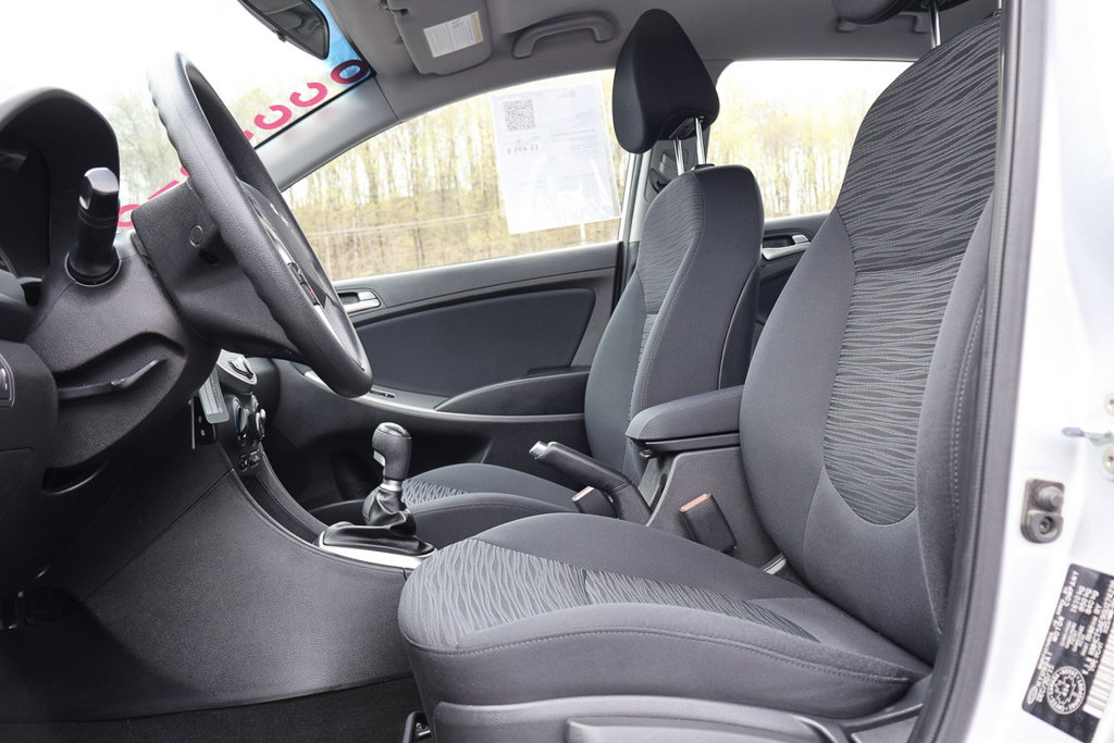 2016 Hyundai Accent GL, Bas kilo, 1 Proprio, Jamais accidenté in Terrebonne, Quebec - 10 - w1024h768px