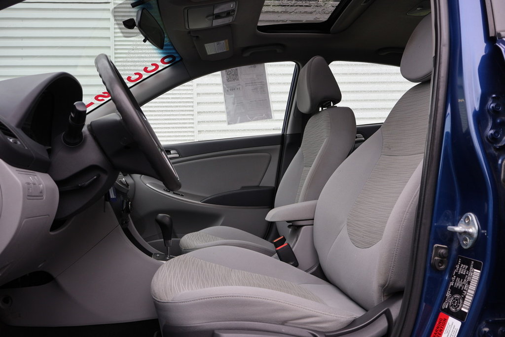Hyundai Accent SE, Bas Kilo, Toit, Mags 2017 à Mascouche, Québec - 10 - w1024h768px