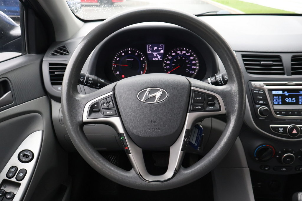 Hyundai Accent SE, Bas Kilo, Toit, Mags 2017 à Mascouche, Québec - 15 - w1024h768px