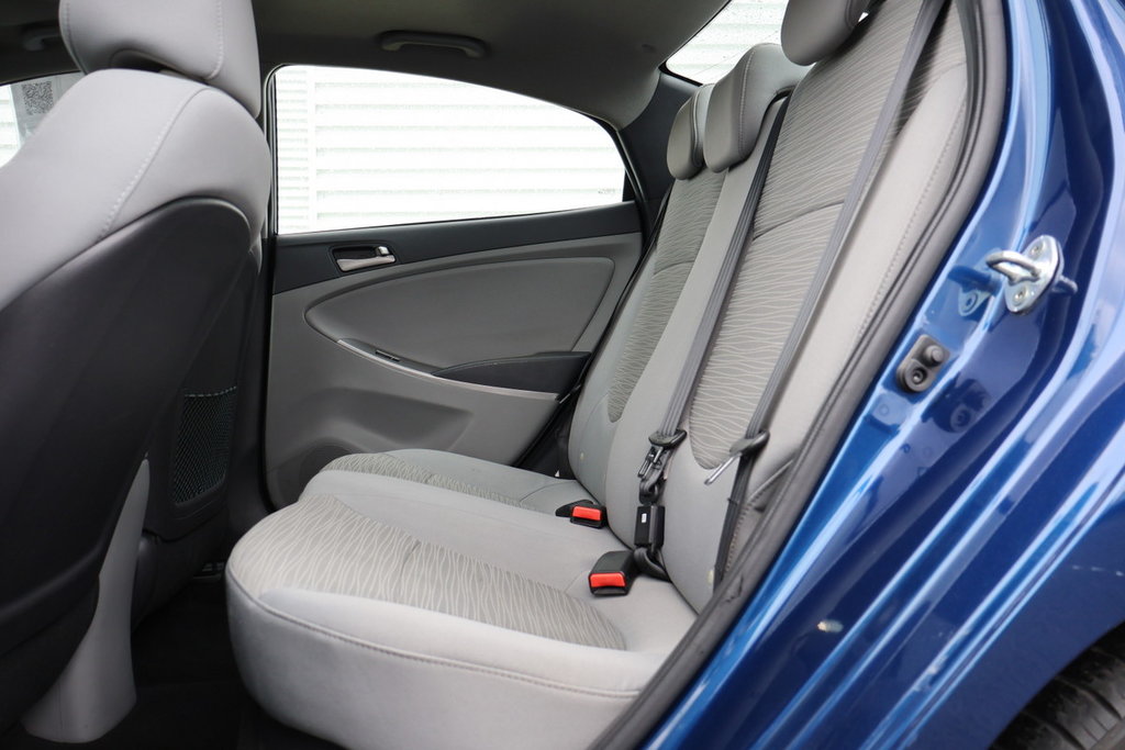 Hyundai Accent SE, Bas Kilo, Toit, Mags 2017 à Mascouche, Québec - 25 - w1024h768px