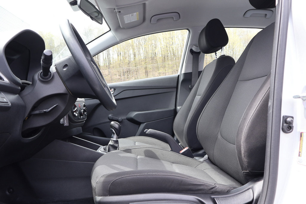 Hyundai Accent Essential, 1 Proprio, Jamais accidenté, Bas kilo 2019 à Terrebonne, Québec - 10 - w1024h768px