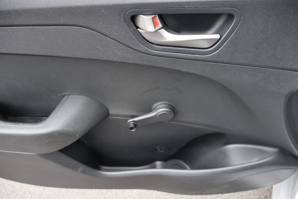 Hyundai Accent Essential, 1 Proprio, Jamais accidenté, Bas kilo 2019 à Mascouche, Québec - 23 - w1024h768px