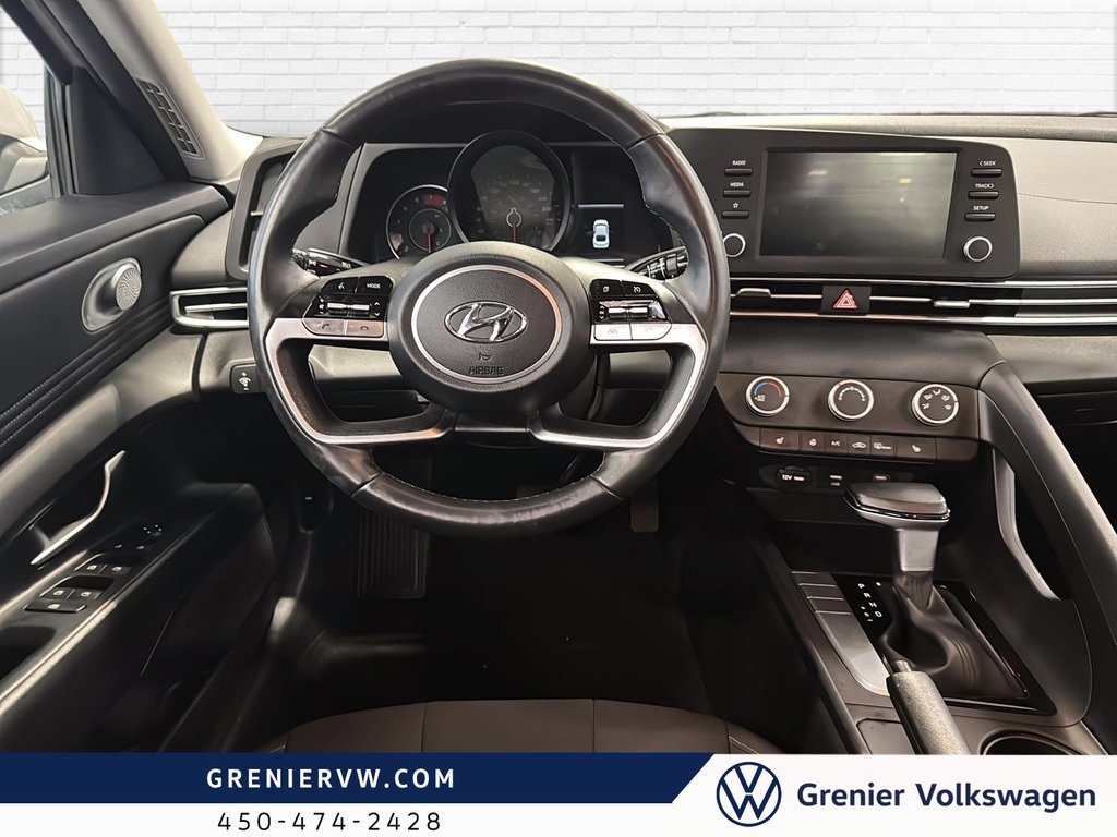 Hyundai Elantra Preferred, 1 seul Propriétaire, Sieges chauffant 2023 à Mascouche, Québec - 13 - w1024h768px