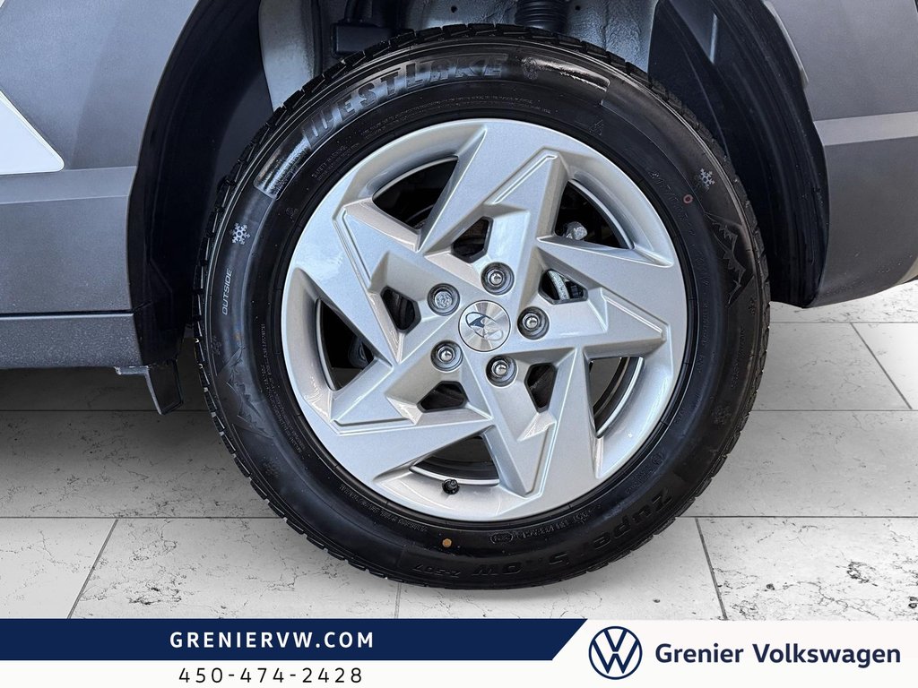 Hyundai Kona Essential, AWD, Carplay, Démarreur a dist 2025 à Mascouche, Québec - 5 - w1024h768px