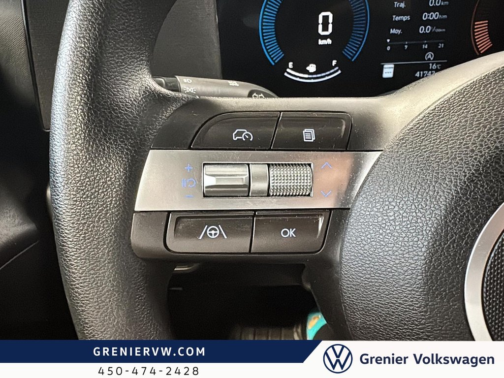 2025 Hyundai KONA Essential, AWD, Carplay, Démarreur in Terrebonne, Quebec - 16 - w1024h768px