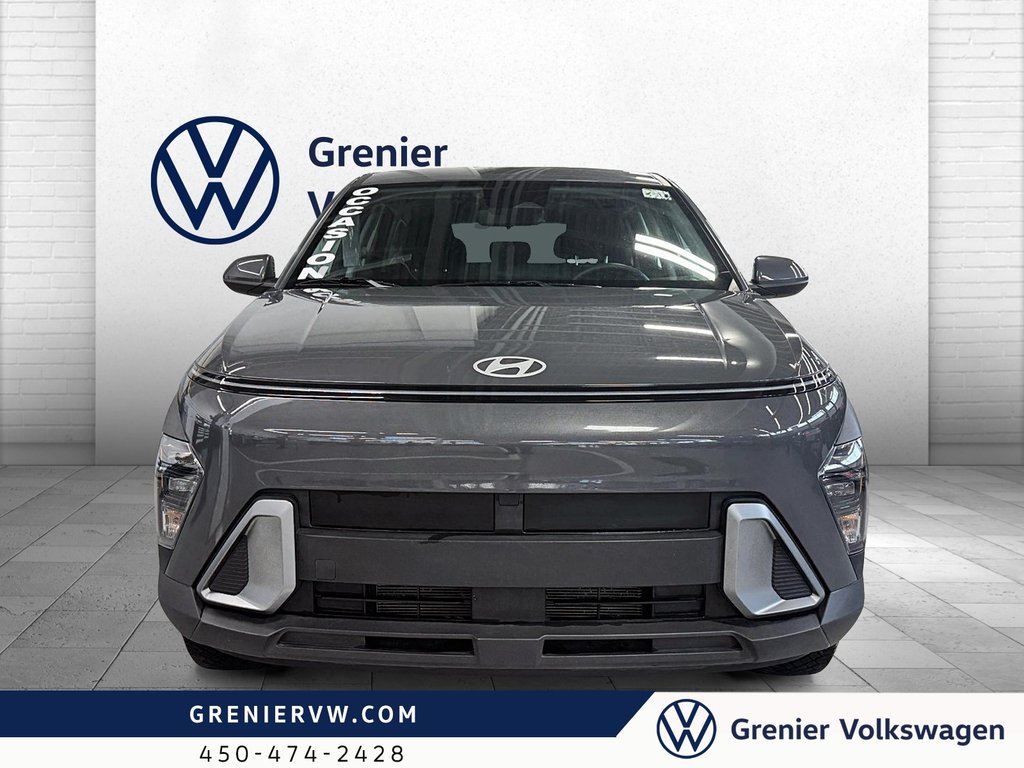 2025 Hyundai KONA Essential, AWD, Carplay, Démarreur in Terrebonne, Quebec - 2 - w1024h768px