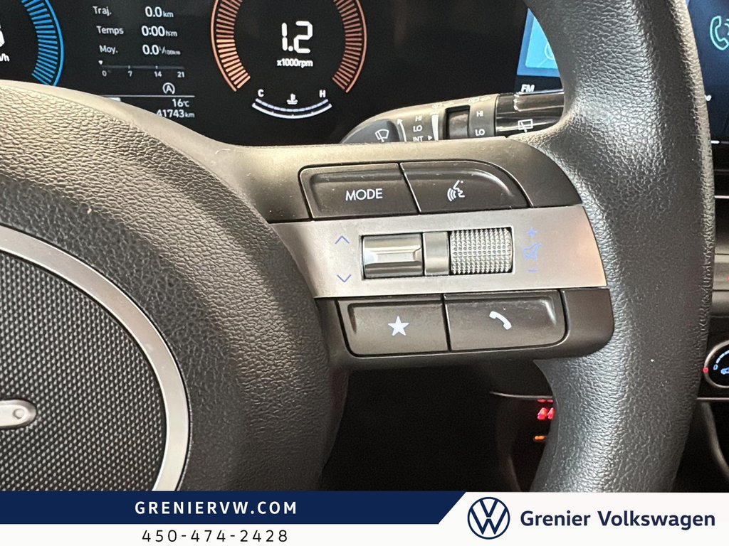 2025 Hyundai KONA Essential, AWD, Carplay, Démarreur in Terrebonne, Quebec - 15 - w1024h768px