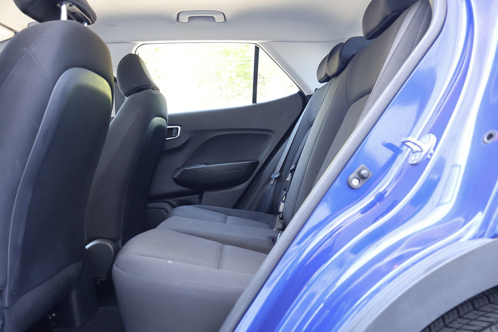 2021 Hyundai Venue Essential, Caméra, Banc chauffants, Carplay in Mascouche, Quebec - 24 - w1024h768px