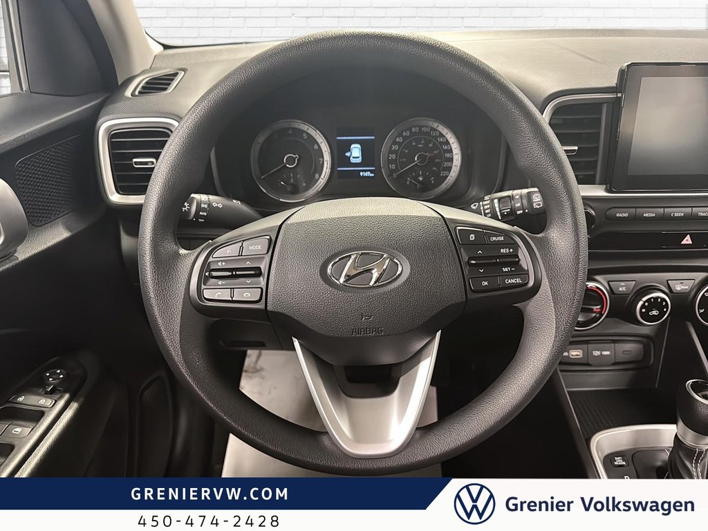 Hyundai Venue Essential, Carplay, Bas KM, Démarreur a dist 2022 à Mascouche, Québec - 9 - w1024h768px